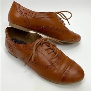New ALDO Women’s Oxford tan shoes